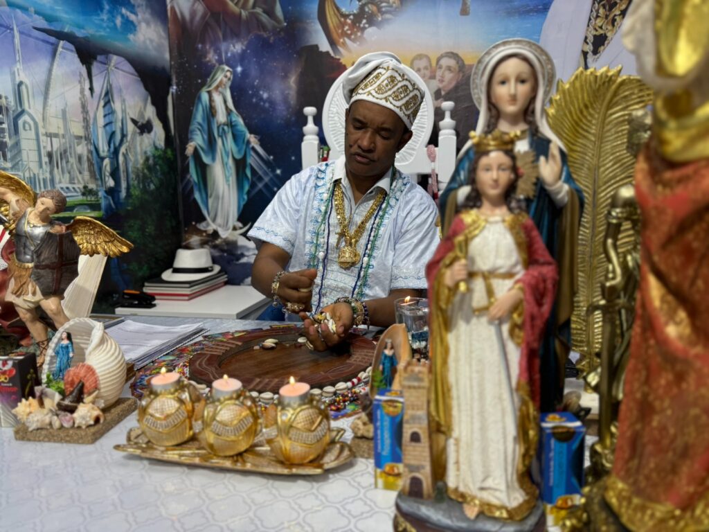 Pai de santo Aritana de Oxóssi explica como a inveja afeta sua energia e como se proteger