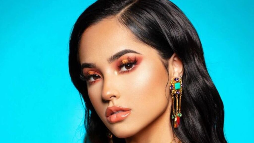 Becky G atinge novo marco e motivo chama atenção