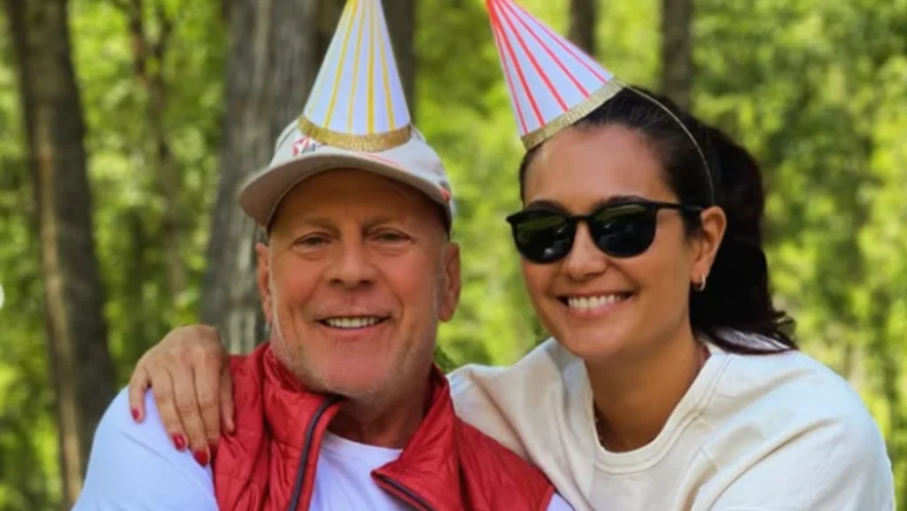 Bruce Willis reaparece em rara imagem compartilhada pela esposa e emociona fãs