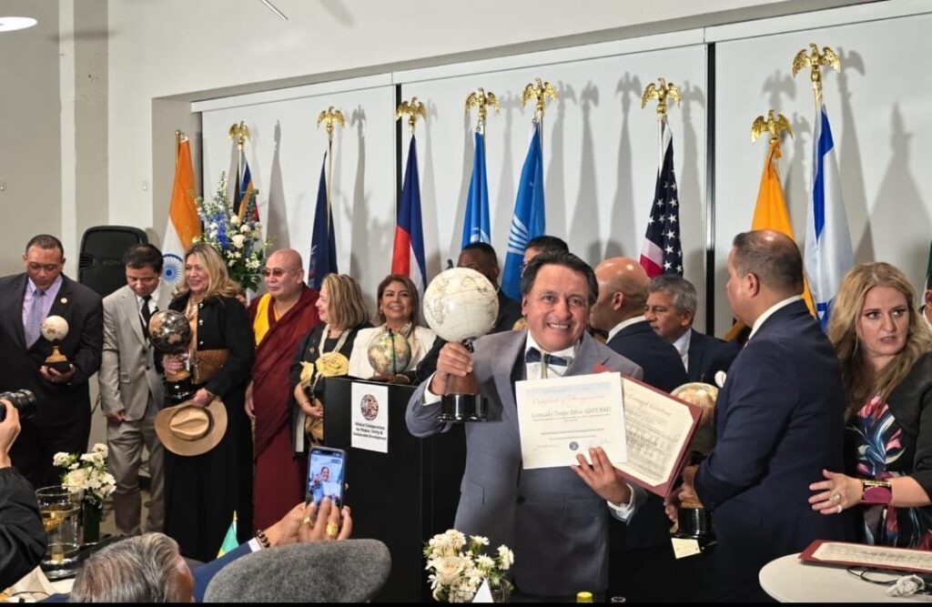 GOTASI recebe reconhecimento “Global Art Genius” e apresenta o Piramidismo Cromático em Nova York